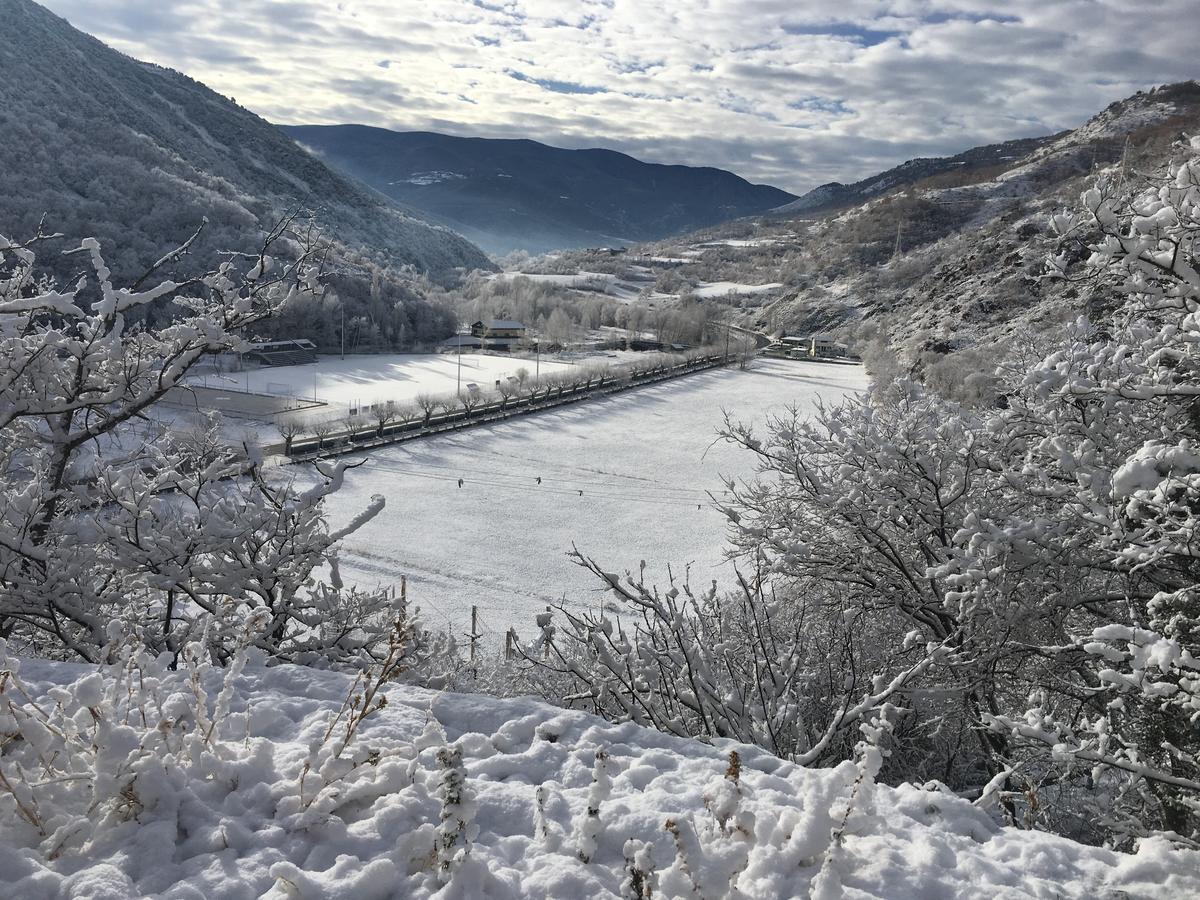 里亚尔普 Cal Quimet旅馆 外观 照片